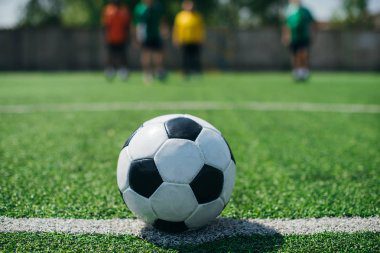 Ba Việt kiều Damoth Thongkhamsavath, Mark Huynh và Kevin Pham gia nhập V-League